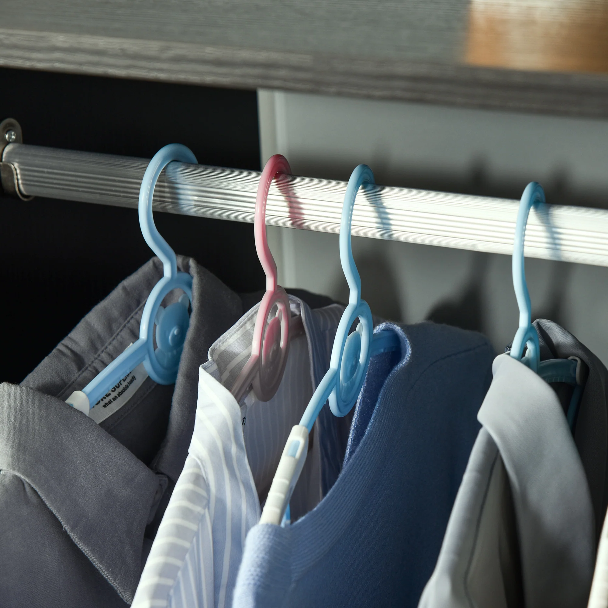 Open Wardrobe for Bedroom, Small Wardrobe on Wheels with Clothes Rail, Storage Shelves, Black - Image 11