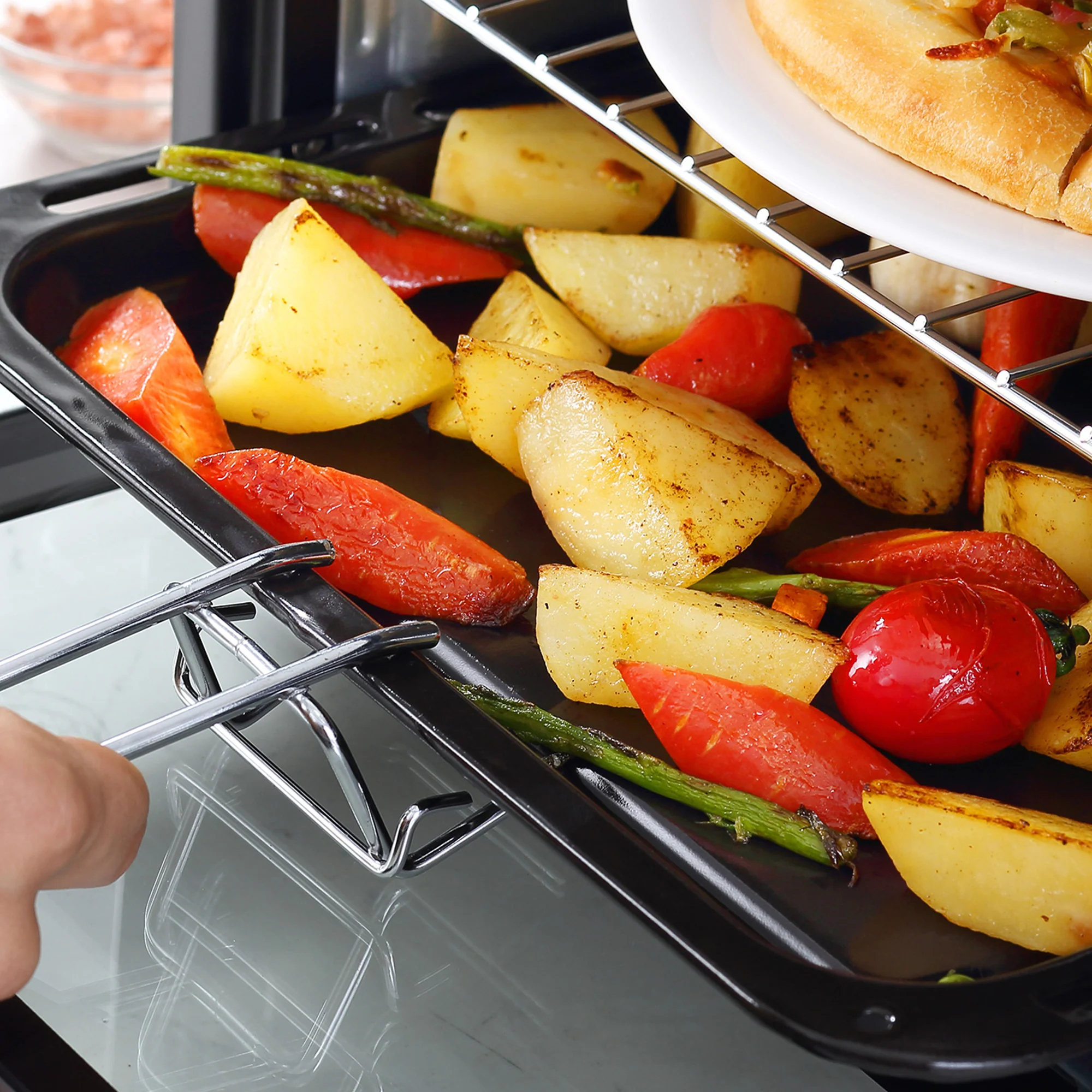 Mini Oven, 16L Countertop Electric Grill with Baking Tray and Wire Rack, 1400W, Black - Image 10
